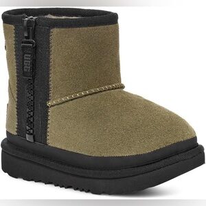 UGG Unisex-Child Classic Mini Zipper Tape Logo Boot, Burnt Olive toddler size 7